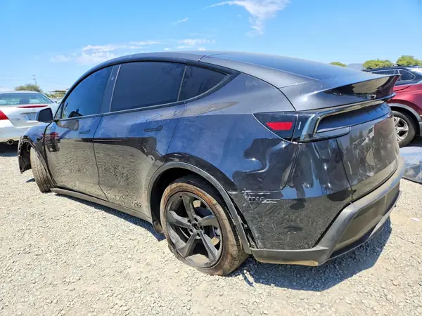 7SAYGDEE8TF404330 2026 TESLA MODEL Y - Image 2