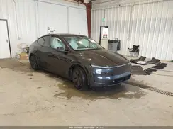 7SAYGDEE8TF416414 2026 TESLA MODEL Y