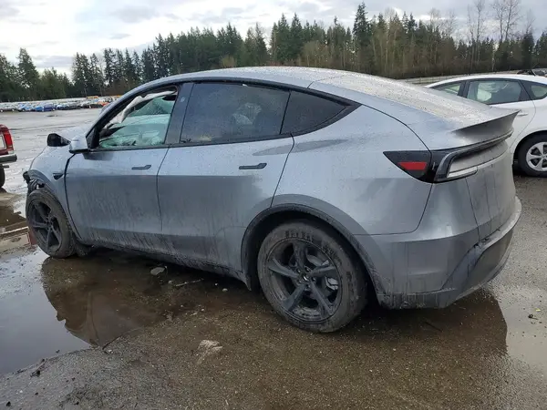 7SAYGDEE8TF426702 2026 TESLA MODEL Y - Image 2