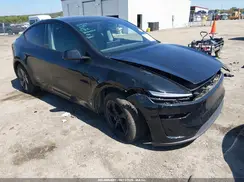 7SAYGDEE8TF437652 2026 TESLA MODEL Y