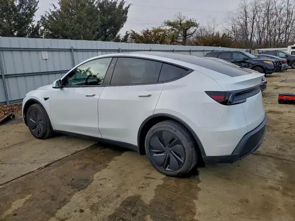 7SAYGDEE8TF447601 2026 TESLA MODEL Y - Image 2