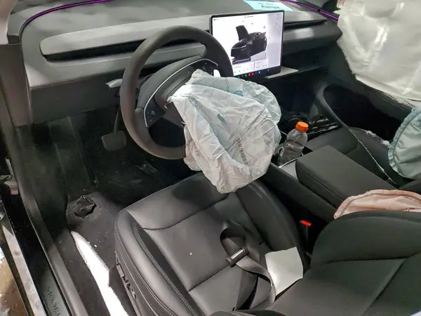 7SAYGDEE8TF449672 2026 TESLA MODEL Y - Image 8