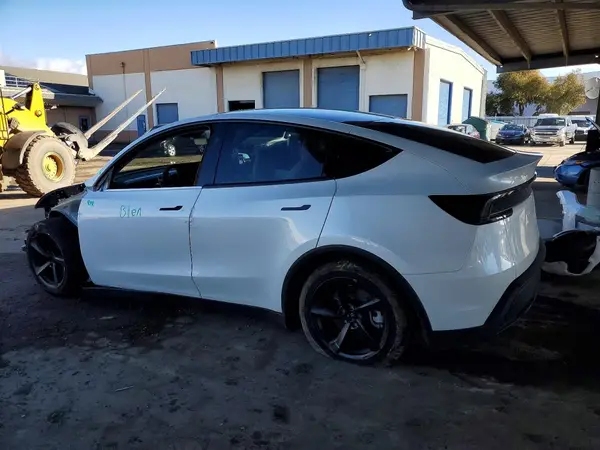 7SAYGDEE8TF454094 2026 TESLA MODEL Y - Image 2