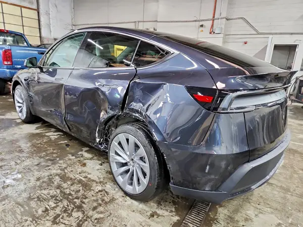7SAYGDEE8TF562618 2026 TESLA MODEL Y - Image 2