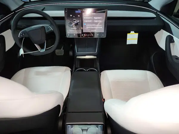 7SAYGDEE8TF562618 2026 TESLA MODEL Y - Image 8