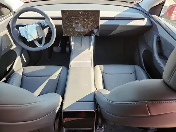 7SAYGDEE8TF566393 2026 TESLA MODEL Y - Image 8