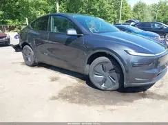 7SAYGDEE8TF581184 2026 TESLA MODEL Y