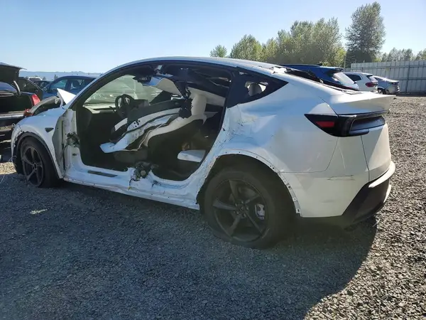 7SAYGDEE8TF607718 2026 TESLA MODEL Y - Image 2