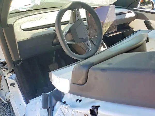 7SAYGDEE8TF607718 2026 TESLA MODEL Y - Image 8