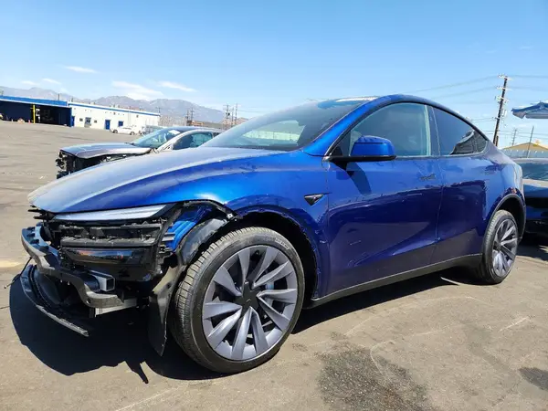 7SAYGDEE8TF629881 2026 TESLA MODEL Y - Image 1