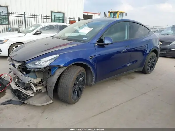 7SAYGDEE9NA003661 2022 TESLA MODEL Y - Image 2