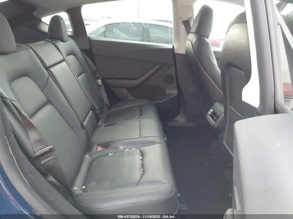 7SAYGDEE9NA003661 2022 TESLA MODEL Y - Image 8