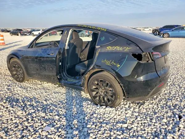 7SAYGDEE9NA004471 2022 TESLA MODEL Y - Image 2