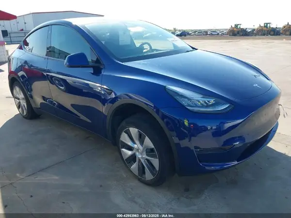 7SAYGDEE9NA004485 2022 TESLA MODEL Y - Image 1