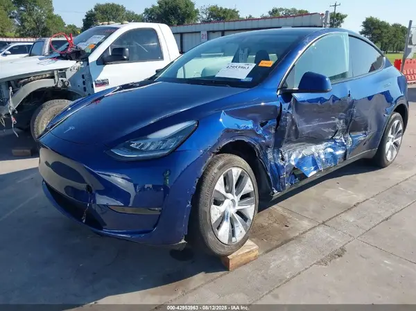 7SAYGDEE9NA004485 2022 TESLA MODEL Y - Image 2