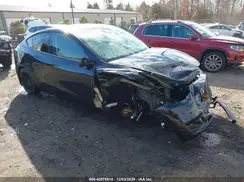 7SAYGDEE9NA008200 2022 TESLA MODEL Y
