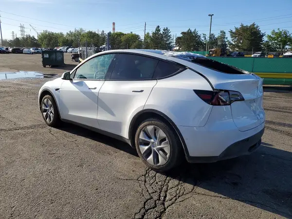 7SAYGDEE9NA010187 2022 TESLA MODEL Y - Image 2