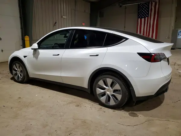 7SAYGDEE9NA010335 2022 TESLA MODEL Y - Image 2