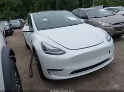 7SAYGDEE9NA011064 2022 TESLA MODEL Y