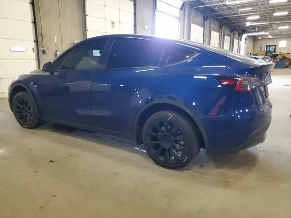 7SAYGDEE9NA011243 2022 TESLA MODEL Y - Image 2