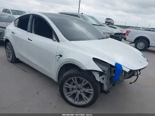 7SAYGDEE9NA013302 2022 TESLA MODEL Y - Image 1
