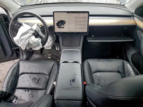 7SAYGDEE9NA013882 2022 TESLA MODEL Y - Image 8