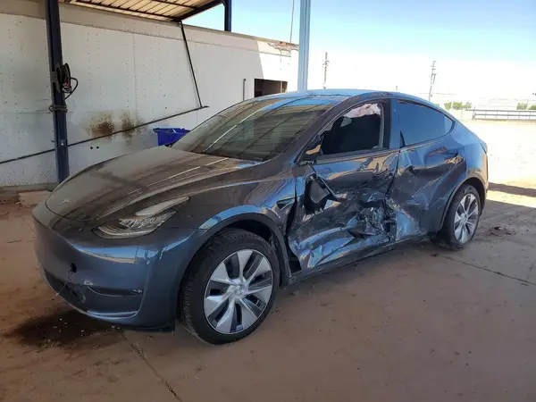 7SAYGDEE9NA015423 2022 TESLA MODEL Y - Image 1