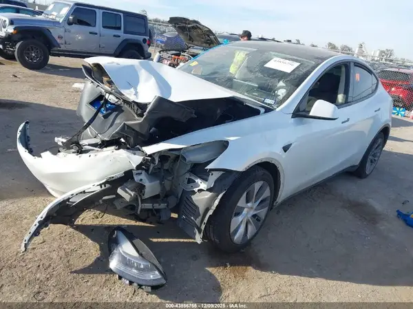 7SAYGDEE9NA015681 2022 TESLA MODEL Y - Image 2