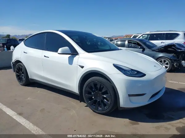 7SAYGDEE9NA017284 2022 TESLA MODEL Y - Image 1