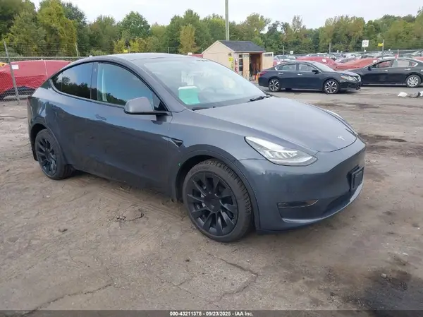 7SAYGDEE9NA018029 2022 TESLA MODEL Y - Image 1