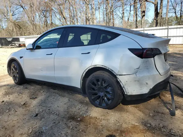 7SAYGDEE9NA018421 2022 TESLA MODEL Y - Image 2