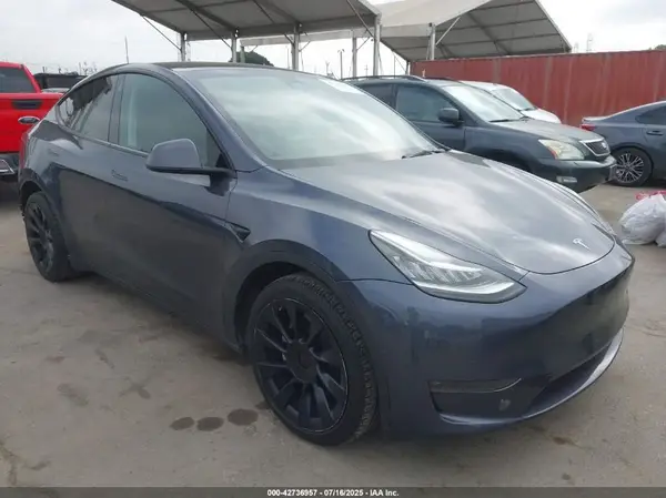 7SAYGDEE9NA022579 2022 TESLA MODEL Y - Image 1