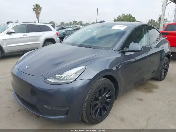 7SAYGDEE9NA022579 2022 TESLA MODEL Y - Image 2