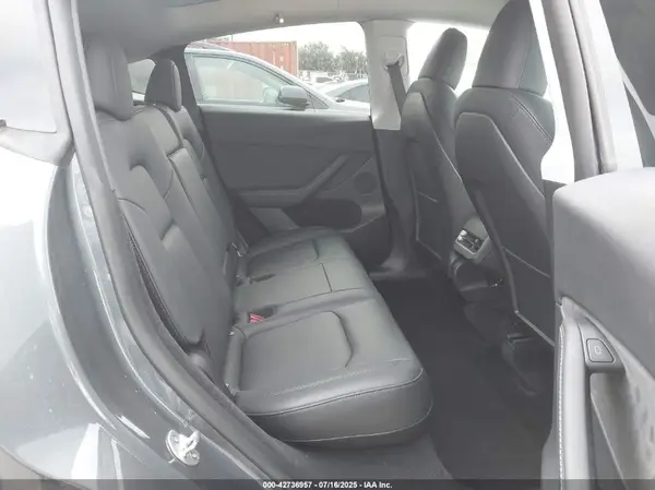 7SAYGDEE9NA022579 2022 TESLA MODEL Y - Image 8