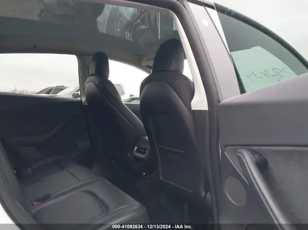 7SAYGDEE9NF314297 2022 TESLA MODEL Y - Image 8