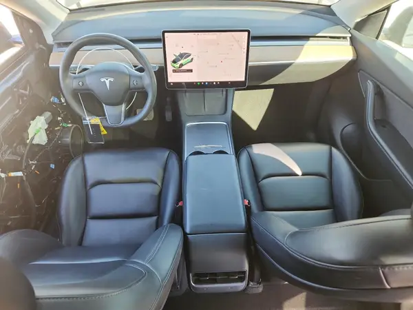 7SAYGDEE9NF317586 2022 TESLA MODEL Y - Image 8