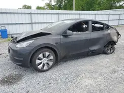 7SAYGDEE9NF318852 2022 TESLA MODEL Y