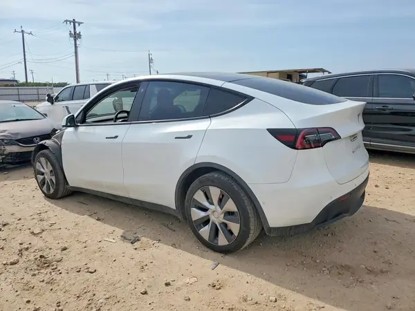 7SAYGDEE9NF320486 2022 TESLA MODEL Y - Image 2