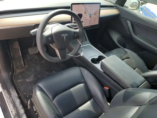 7SAYGDEE9NF320486 2022 TESLA MODEL Y - Image 8