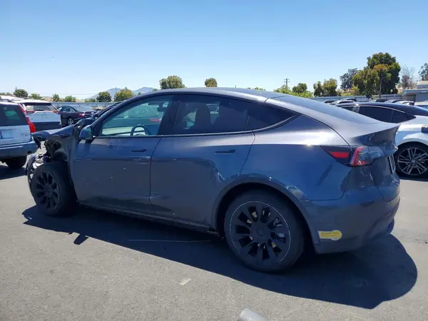 7SAYGDEE9NF328488 2022 TESLA MODEL Y - Image 2