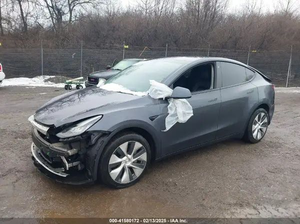 7SAYGDEE9NF331410 2022 TESLA MODEL Y - Image 2