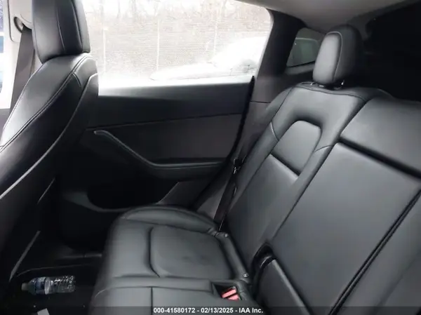 7SAYGDEE9NF331410 2022 TESLA MODEL Y - Image 8
