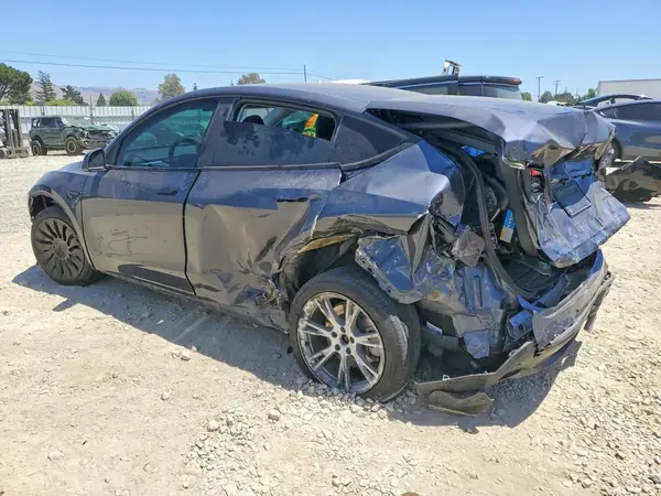 7SAYGDEE9NF331746 2022 TESLA MODEL Y - Image 2