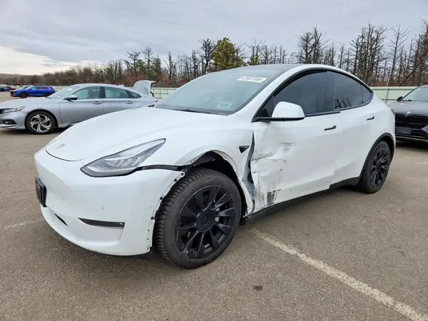 7SAYGDEE9NF332248 2022 TESLA MODEL Y - Image 1