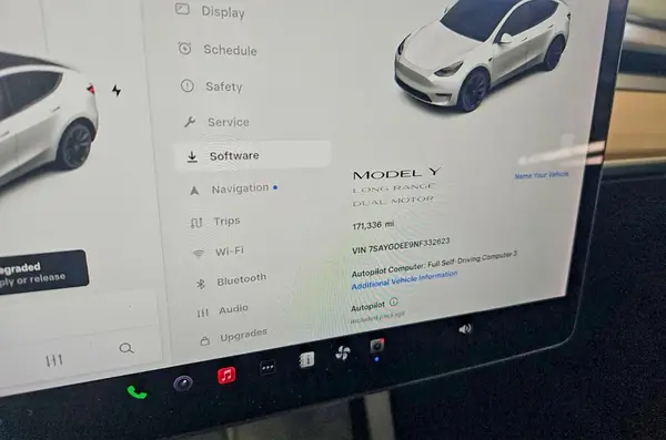7SAYGDEE9NF332623 2022 TESLA MODEL Y - Image 8