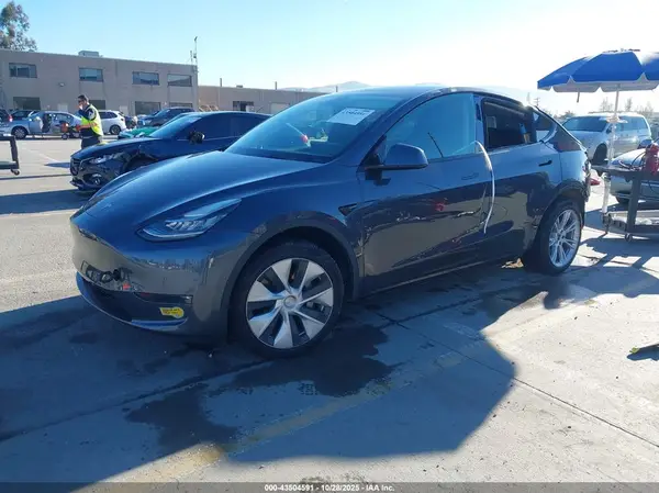 7SAYGDEE9NF337966 2022 TESLA MODEL Y - Image 2