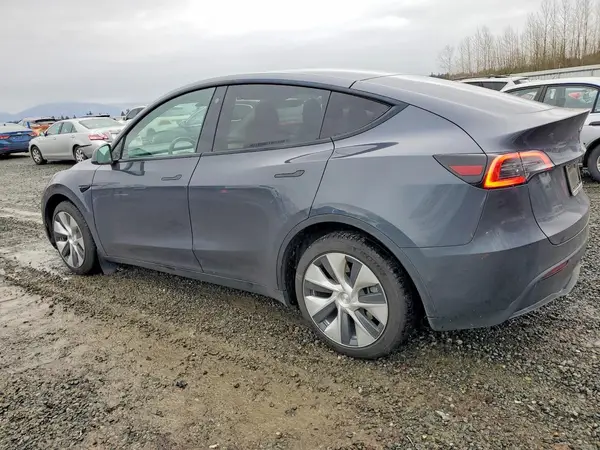 7SAYGDEE9NF340480 2022 TESLA MODEL Y - Image 2