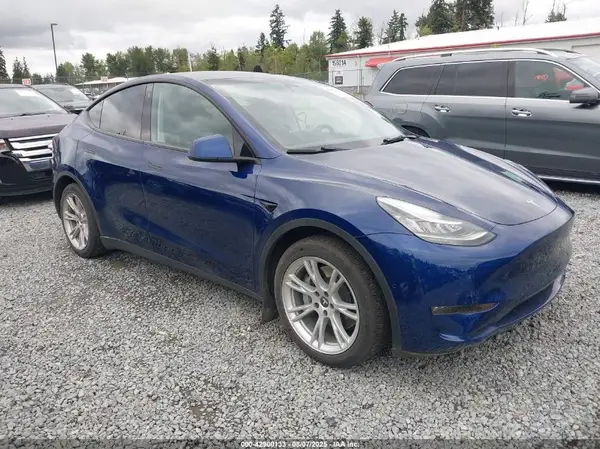 7SAYGDEE9NF346683 2022 TESLA MODEL Y - Image 1