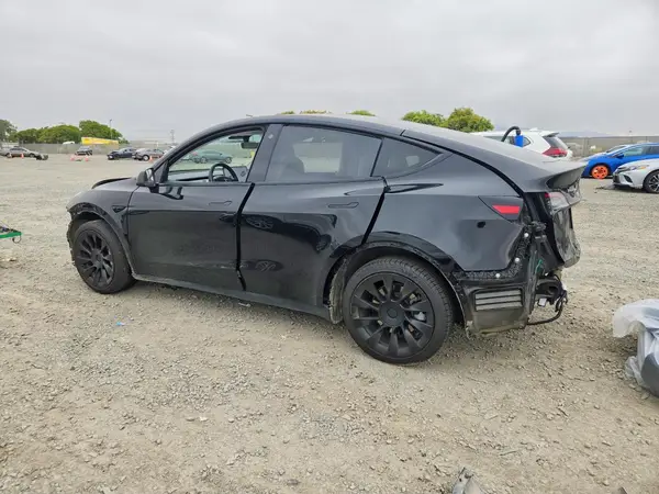 7SAYGDEE9NF351334 2022 TESLA MODEL Y - Image 2