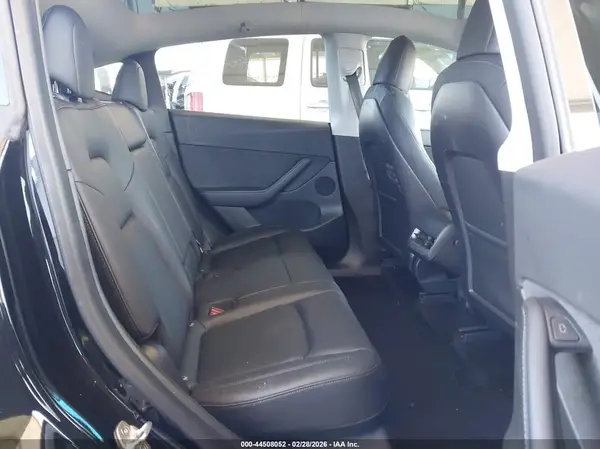 7SAYGDEE9NF352273 2022 TESLA MODEL Y - Image 8